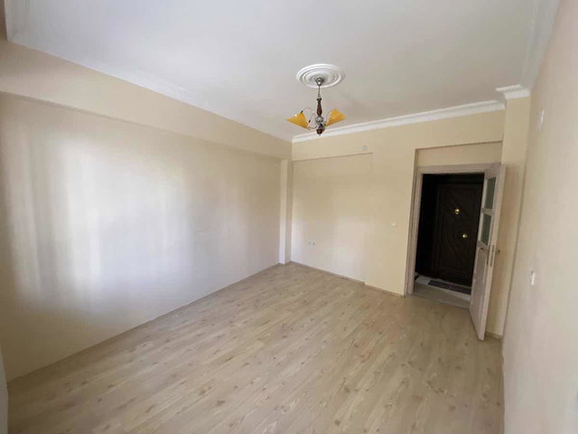 ÇÖŞNÜK'TE RE/MAX GÜNEŞ'TEN KİRALIK 2+1 H#SARSIZ DAİRE