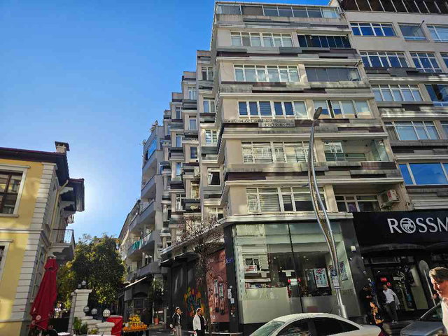 ÇİFTLİK CADDESİNE CEPHE 5+2 230 M2 DAİRE
