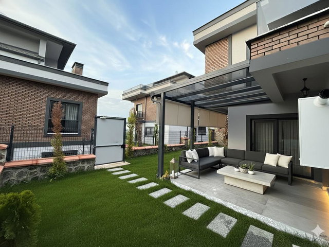 KOCAELI BAHÇECIK YENIKÖYDE SATILIK 5+1 TRIPLEX VILLA