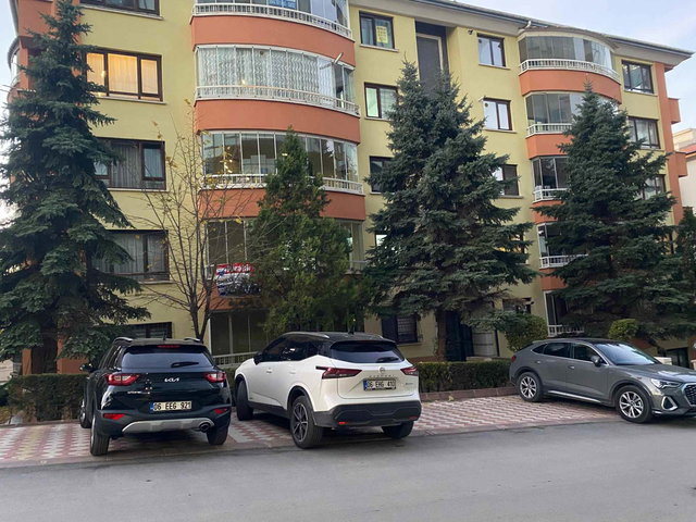 ÇUKURAMBAR CUBES KARŞISI KİRALIK 4+1 GENİŞ DAİRE