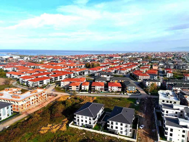 SAKARYA KARASU AYRI MUTFAK HAVUZLU DENİZE YAKIN KALİTELİ LÜKS DAİRE