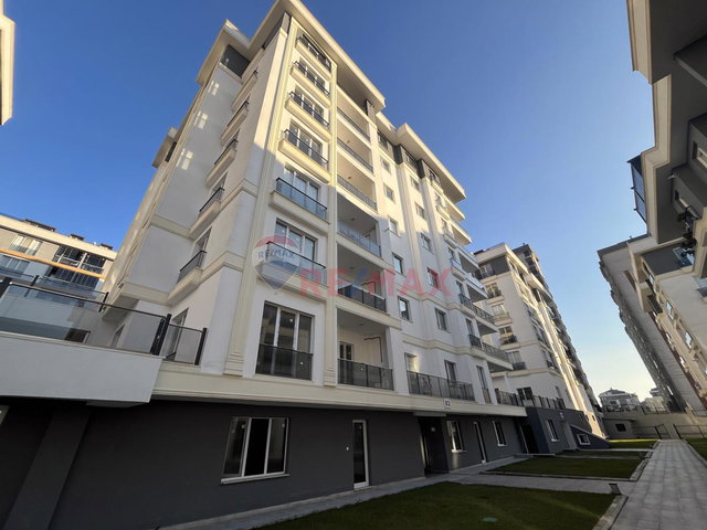 AQUA KAVAKLI SITESINDE ACIL SATILIK KELEPIR 3+1 SIFIR DAIRE