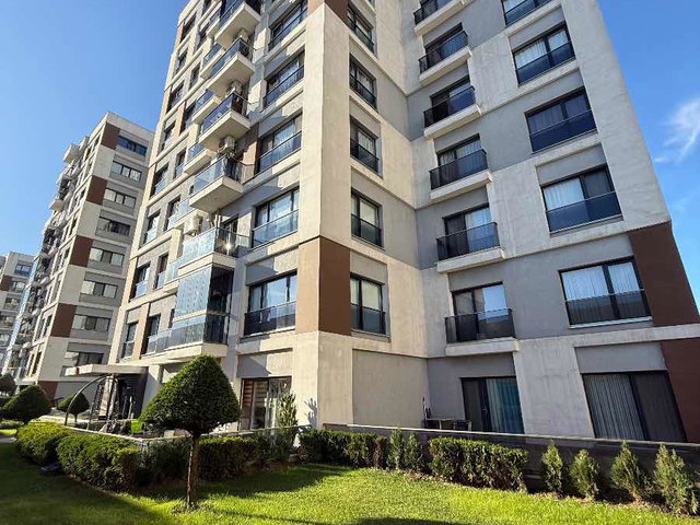 ADRES KORU'DA SÜS HAVUZU VE PEYZAJ MANZARALI SATILIK FERAH 2+1 DAİRE