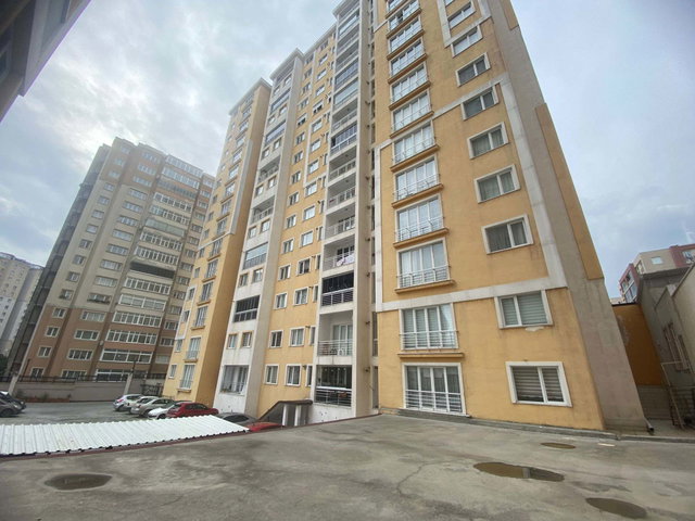 ADNAN KAHVECİ MAHALLESİNDE SİTE İÇİ SATILIK EŞYALI 1+1 DAİRE