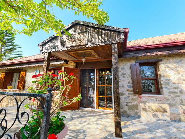 MANAVGAT TAŞAĞIL’DA MÜSTAKİL DOĞA İÇİNDE SATILIK TAŞ EV