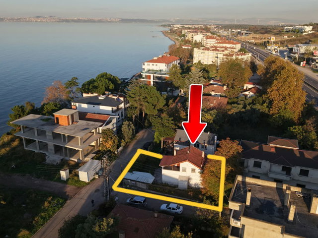YALOVA ÇİFTLİKKÖY SAHİL DE 330M2 ARSA ÜZERİNDE SATILIK 3+1 VİLLA