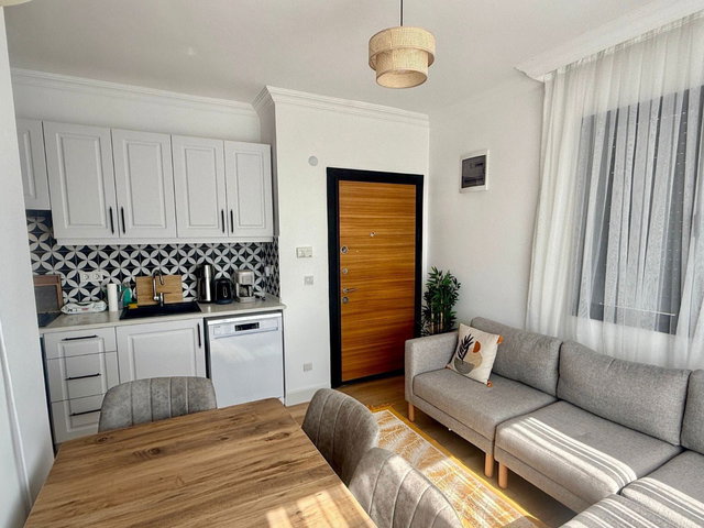 ÇEŞME OVACIK'TA HARİKA KONUMDA BAHÇELİ DUBLEX 3+1 DAİRE(TAKASA AÇIK)