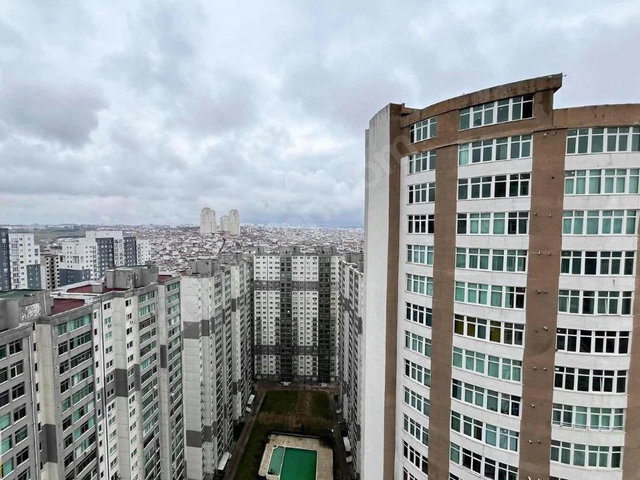 *REMAX MAHAL'DE, SİTE İÇİ ARA KAT BÜYÜK TİP 1+1 DAİRE*