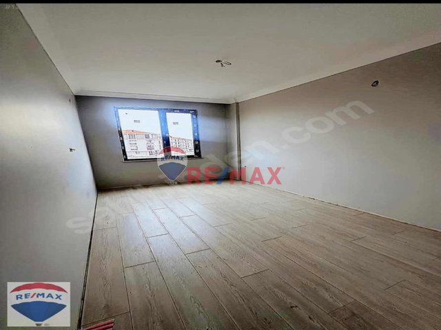 LÜLEBURGAZ 8 KASIM MAHALLESİNDE RE/MAX EKİNOX'TAN SATILIK 1 1 DAİRE