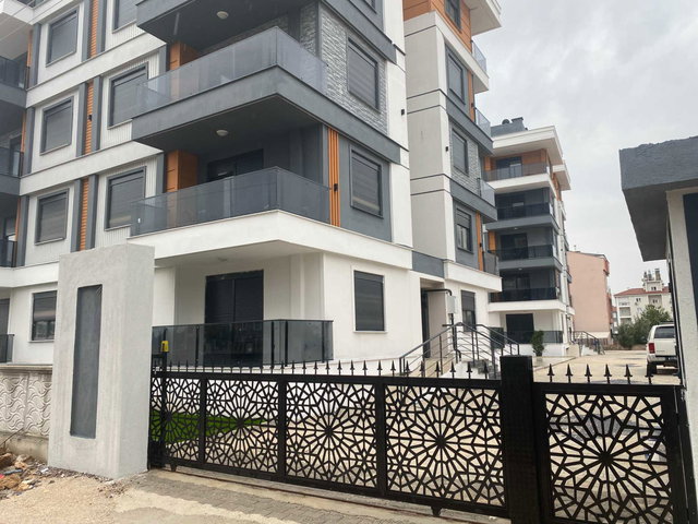 DÖŞEMEALTI YENİKÖY SİTE İÇİ DEV.HAS.YAKIN SIFIR HAVUZ CEPHE SATILIK 1+1
