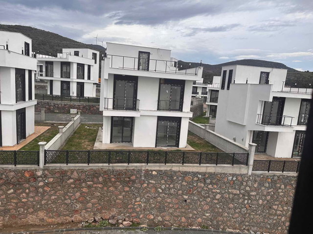 ÇANDARLI'DA ROGE MARINE PROJESINDE SATILIK VILLA