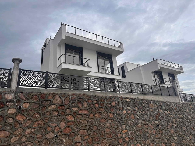 ÇANDARLI'DA ROGE MARINE PROJESINDE SATILIK VILLA
