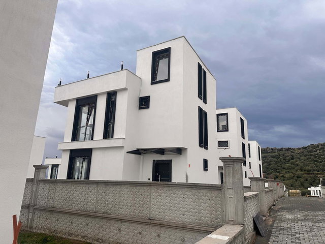ÇANDARLI'DA ROGE MARINE PROJESINDE SATILIK VILLA