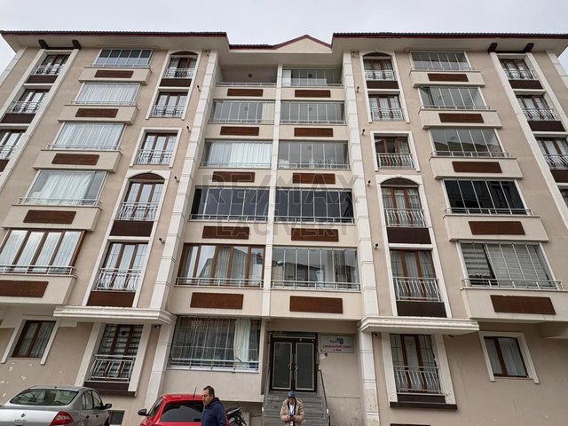 RE/MAX LACİVERT'TEN KAYAKYOLUN'DA SATILIK DAİRE