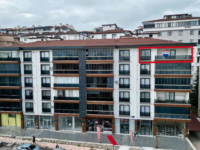 RE/MAX DOĞU'DAN CUMHURİYET MAH. LÜX GENİŞ 4+1 SATILIK DAİRE