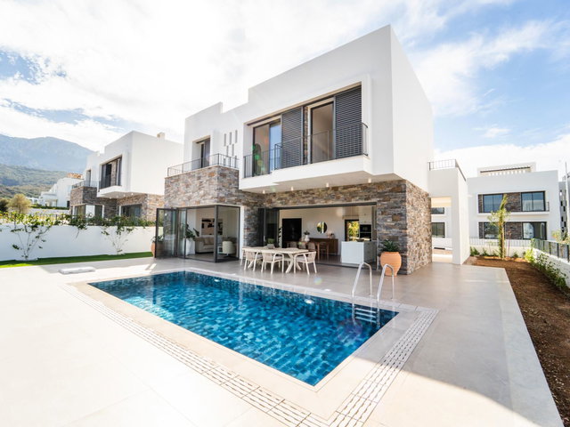 GİRNE MEDİTERRA SİTESİ SATILIK HAVUZLU VILLA