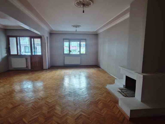 KİRALIK. FESLEĞEN MH. EMEEK CD'SİNE 30M 240M2 3+1 DAİRE
