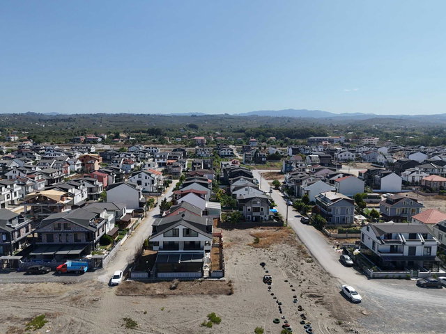 RE/MAX MAVİ'DEN DENİZE SIFIR MÜSTAKİL GIRIŞLI, BAHÇELI  4+1 SATILIK VİLLA
