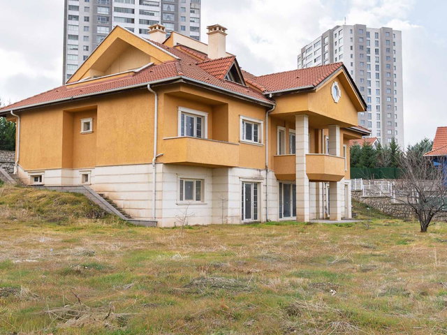 ÇANKAYA ALACAATLI MAH SATILIK VİLLA NATAMAM BOŞ YEŞİL BARIŞ SİTESİ