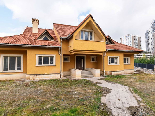 ÇANKAYA ALACAATLI MAH SATILIK VİLLA NATAMAM BOŞ YEŞİL BARIŞ SİTESİ