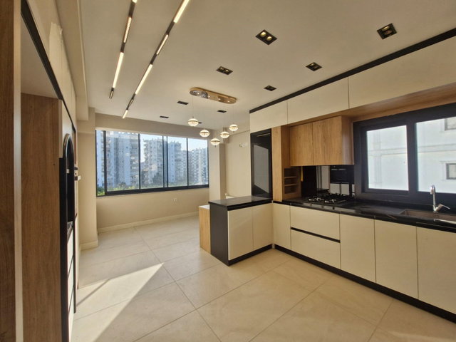 REMAX PALM'DEN 75.YIL MAH.'DE DENİZE 400 M LÜKS SATILIK DAİRE