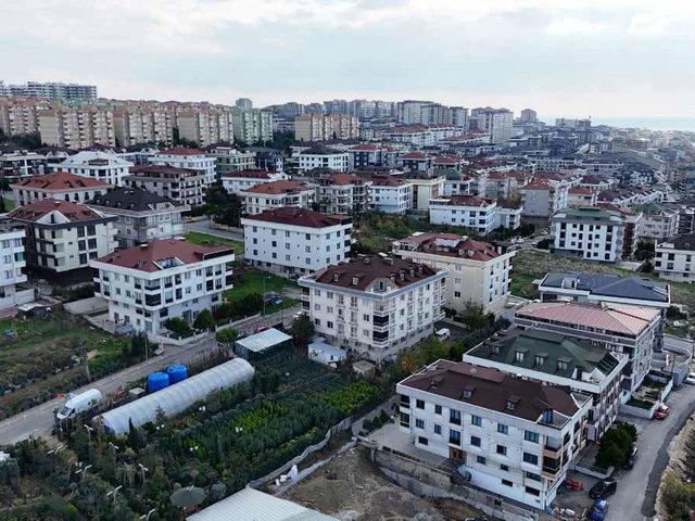 REMAX'TEN BEYLİKDÜZÜ KAVAKLI MH VİRA KAVŞAĞI YANI 4+2 DUBLEX