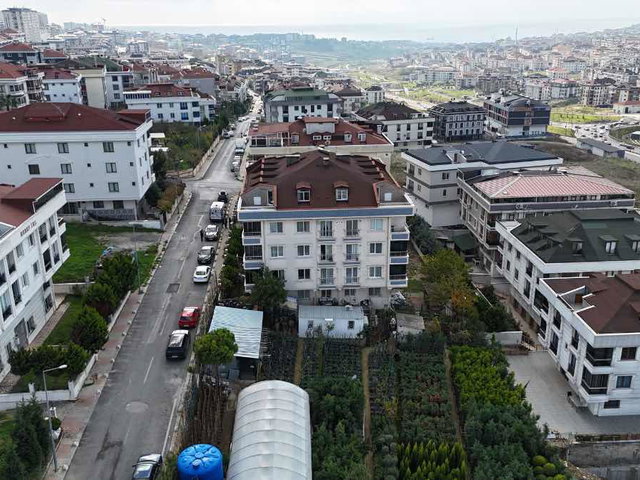 REMAX'TEN BEYLİKDÜZÜ KAVAKLI MH VİRA KAVŞAĞI YANI 4+2 DUBLEX