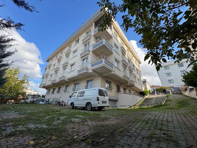REMAX'TEN BEYLİKDÜZÜ KAVAKLI MH VİRA KAVŞAĞI YANI 4+2 DUBLEX