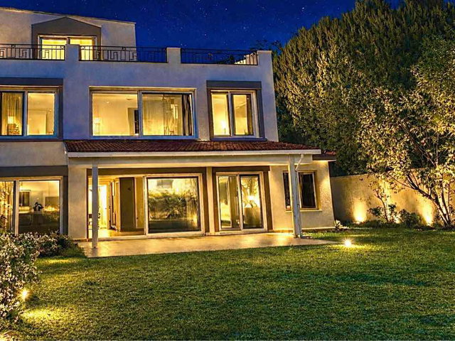 YATIRIMA VE OTURUMA UYGUN SITE IÇINDE VILLA