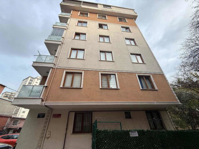 KARTAL HÜRRİYET MAHALLESİNDE,SESSİZ VE NEZİH LOKASYONDA SATILIK DAİRE