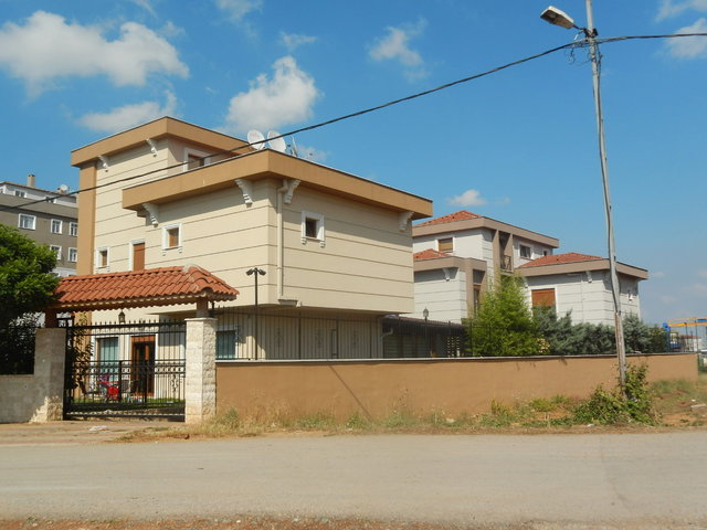 ATAŞEHİR FERHATPAŞA’DA 689 M² ARSA İÇİNDE 2 ADET LÜKS VİLLA | TİCARİ KULLANIMA UYGUN