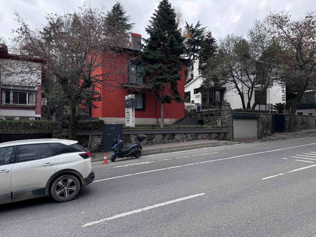 REMAX HANE'DEN LEVENT ÇİLEKLİ CAD CEPHELİ SATILIK MÜSTAKİL VİLLA