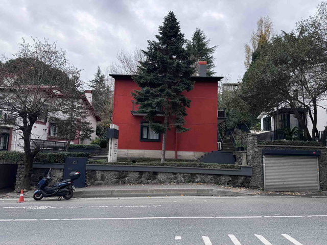 REMAX HANE'DEN LEVENT ÇİLEKLİ CAD CEPHELİ SATILIK MÜSTAKİL VİLLA