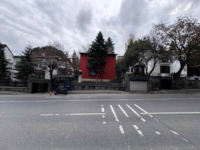 REMAX HANE'DEN LEVENT ÇİLEKLİ CAD CEPHELİ SATILIK MÜSTAKİL VİLLA