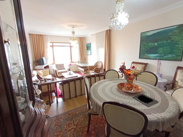 RE/MAX PROF METİN AVCI'DAN KARAMÜRSEL'DE 4+1 TRİPLEX SATILIK VİLLA