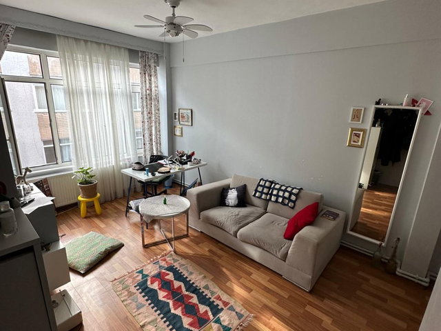 KADIKÖY YELDEĞİRMENİ SATILIK 1+1 DAİRE