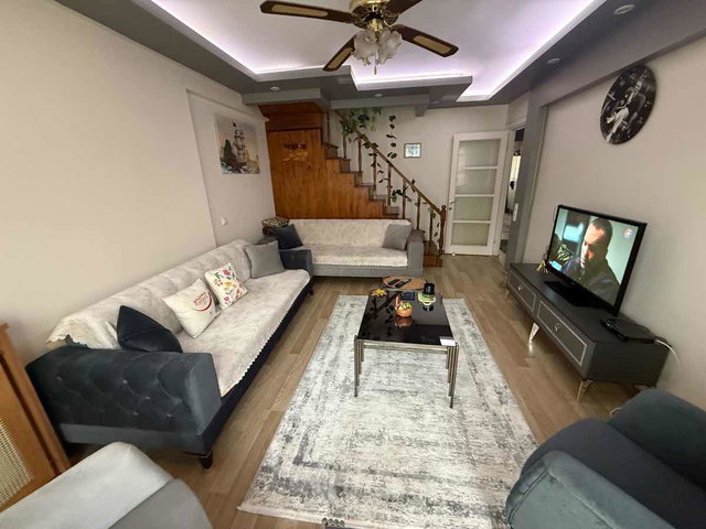 MALTEPE ZÜMRÜTEVLER EMEK CAD.ÜZERİNDE SATILIK 3+2 DUBLEX DAİRE.