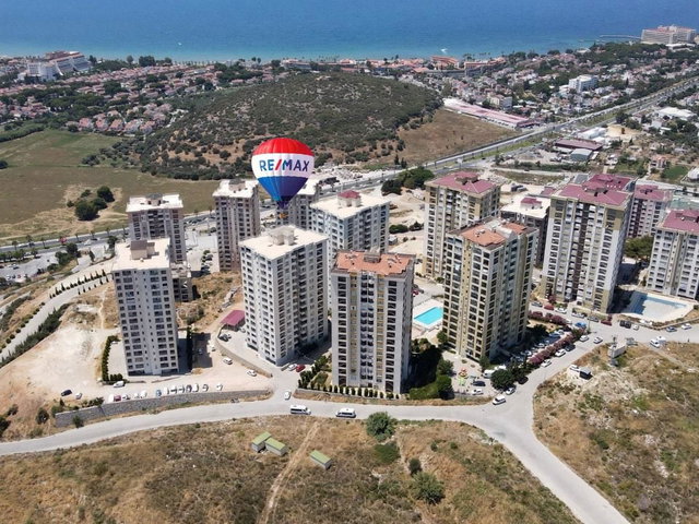 KUŞADASI DEĞİRMENDEREDE AVM BÖLGESİNDE 2+1 SATILIK DAİRE