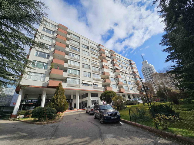 HAYAT APARTMANI İRAN CADDESİ SATILIK 3+1 DAİRE