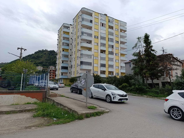 GÜZELYALI SAHİLDE MUHTEŞEM DENİZ&DOĞA MANZARALI 3 BALKONLU 3+1