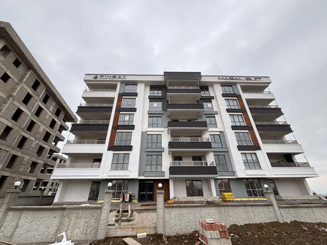 REMAX İLKE'DEN ŞÜKRÜPAŞA ÇAYKUR CADDESİ'NDE 2+1 KİRALIK DAİRE