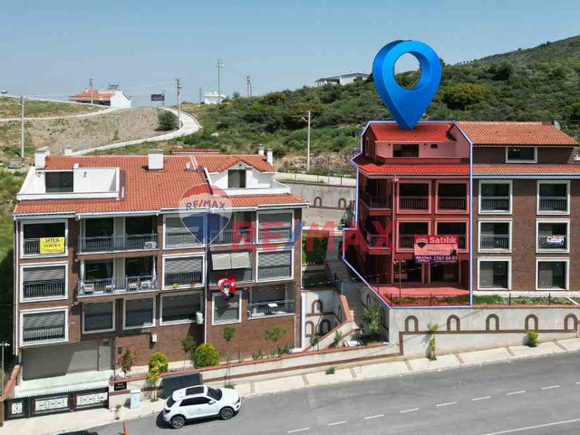 BALÇOVA ÇETIN EMEÇ MAHALLESI’NDE SATILIK 5+2, IKIZ VILLA.