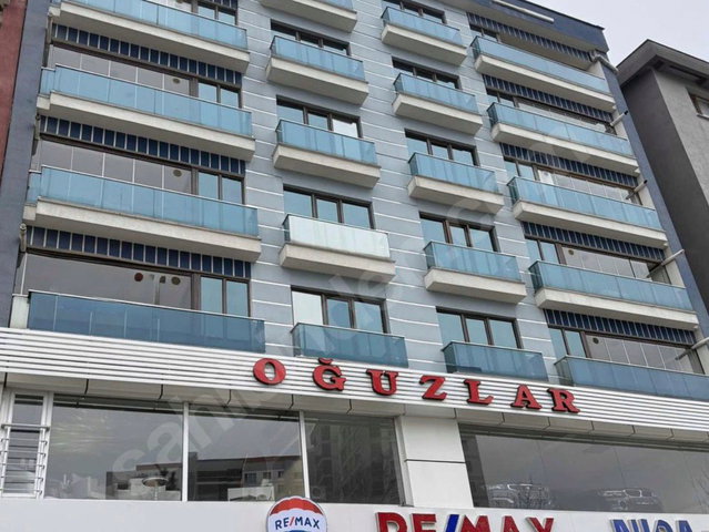 REMAX NİDA DAN CADDE ÜSTÜ SATILIK DAİRE