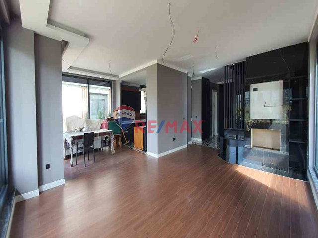 BEYTEPE'DE GÜVENLİKLİ SİTEDE ASANSÖRLÜ LÜKS 6+1 SATILIK MÜSTAKİL VİLLA