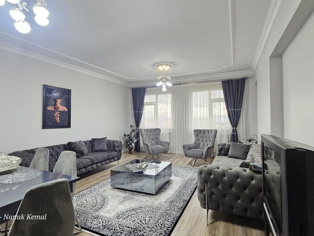 REMAX İLKE'DEN KAYAKYOLU'NDA 5,5+1 SATILIK DAİRE