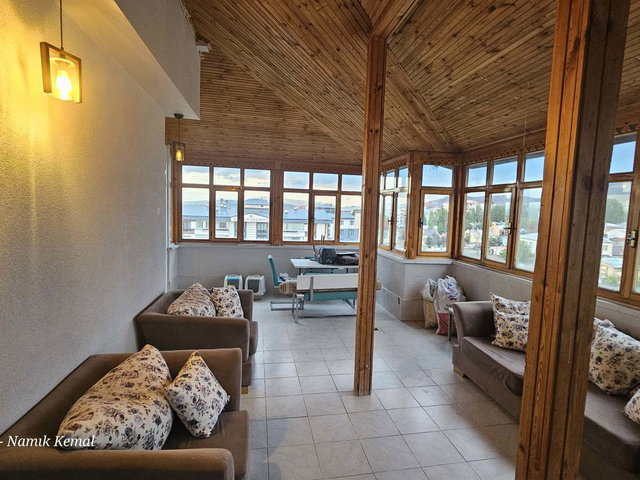 REMAX İLKE'DEN KAYAKYOLU'NDA 5,5+1 SATILIK DAİRE