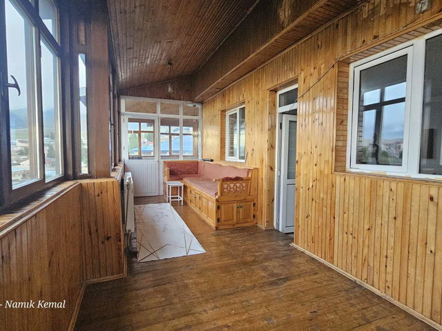 REMAX İLKE'DEN KAYAKYOLU'NDA 5,5+1 SATILIK DAİRE