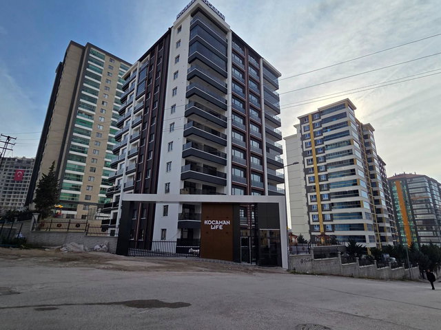 GÜNEŞEVLER MAHALLESİ KOCAMAN LİFE SİTESİ 170M2 4+1 SATILIK DAİRE