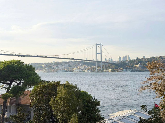 BEYLERBEYİ SAHİL 'DE 1+1 KİRALIK YOL YALISI DAİRESİ