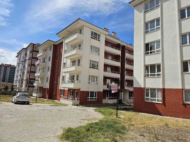 SİNCAN ALCI MAHALLESİNDE YAPILI, KULLANIŞLI, FERAH SATILIK 3+1 DAİRE